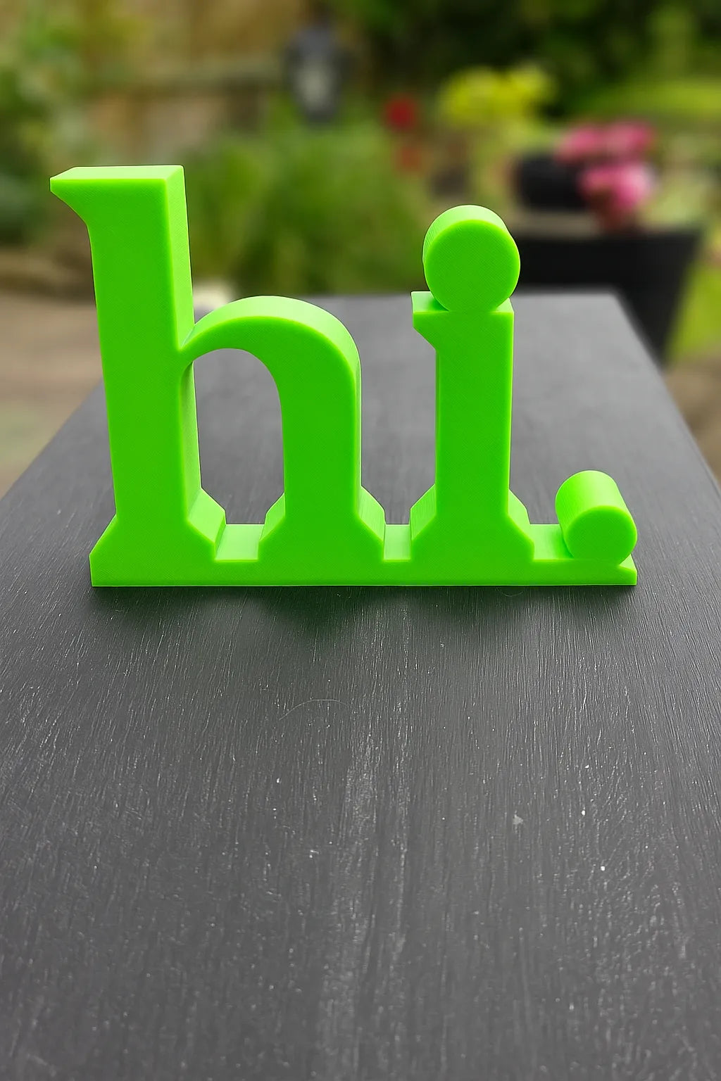 👋 hi. – dein freundlicher 3D-Begrüßer zum Hinstellen