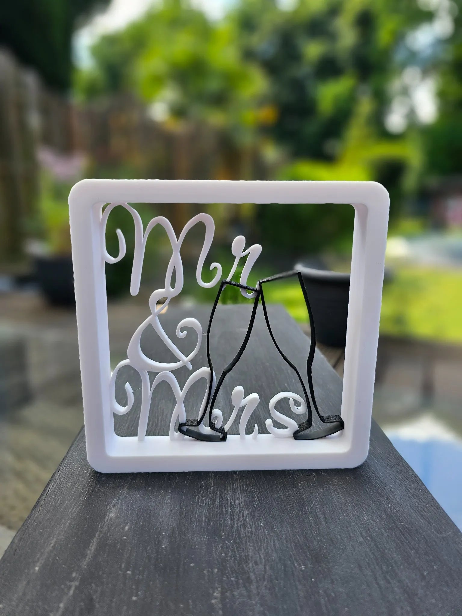 Forever Frame – moderner 3D-Bilderrahmen von Mudivo in edlem Design.