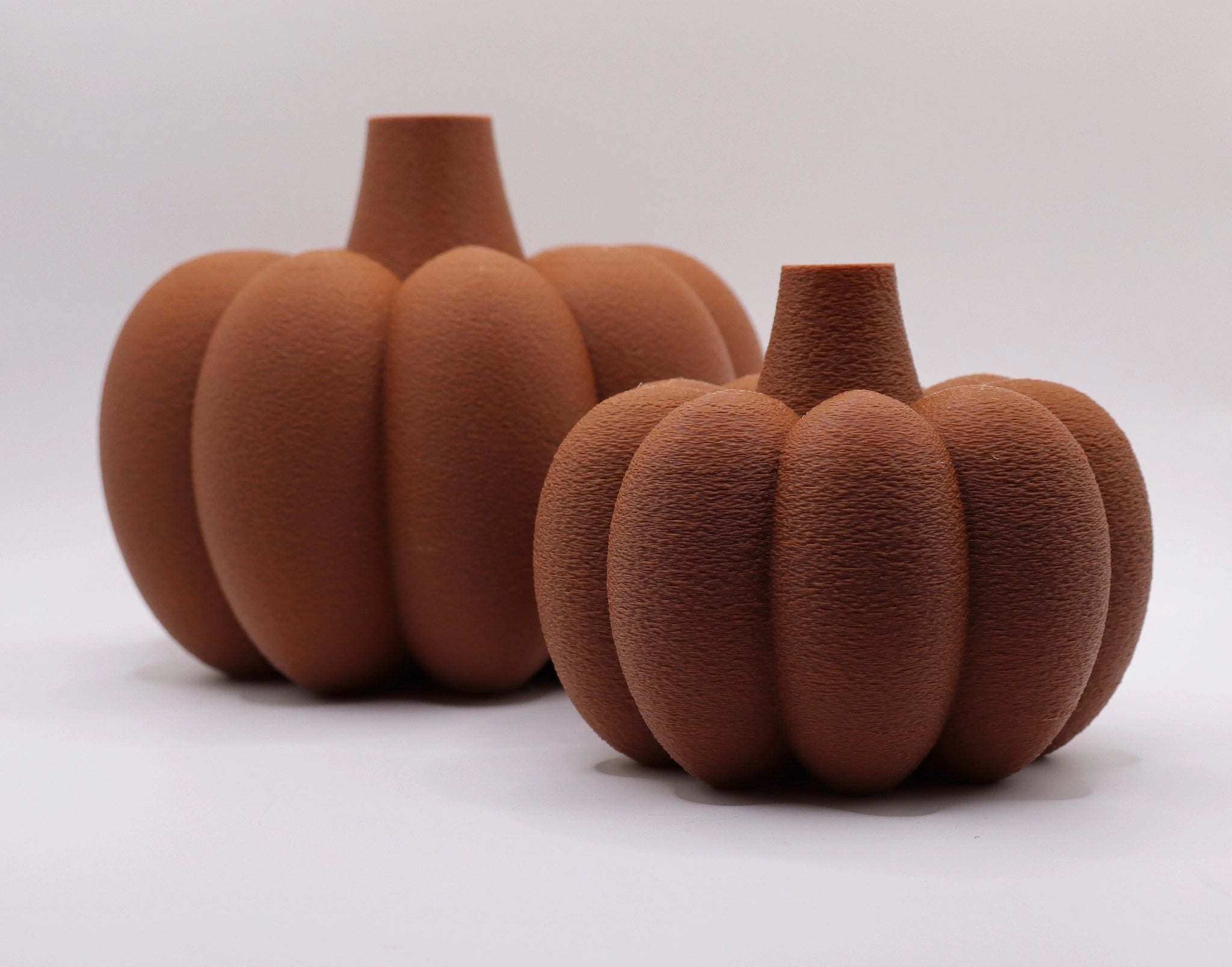 Klassische braune Kuerbis-Vase aus 3D-Druck, rustikale Herbstdeko