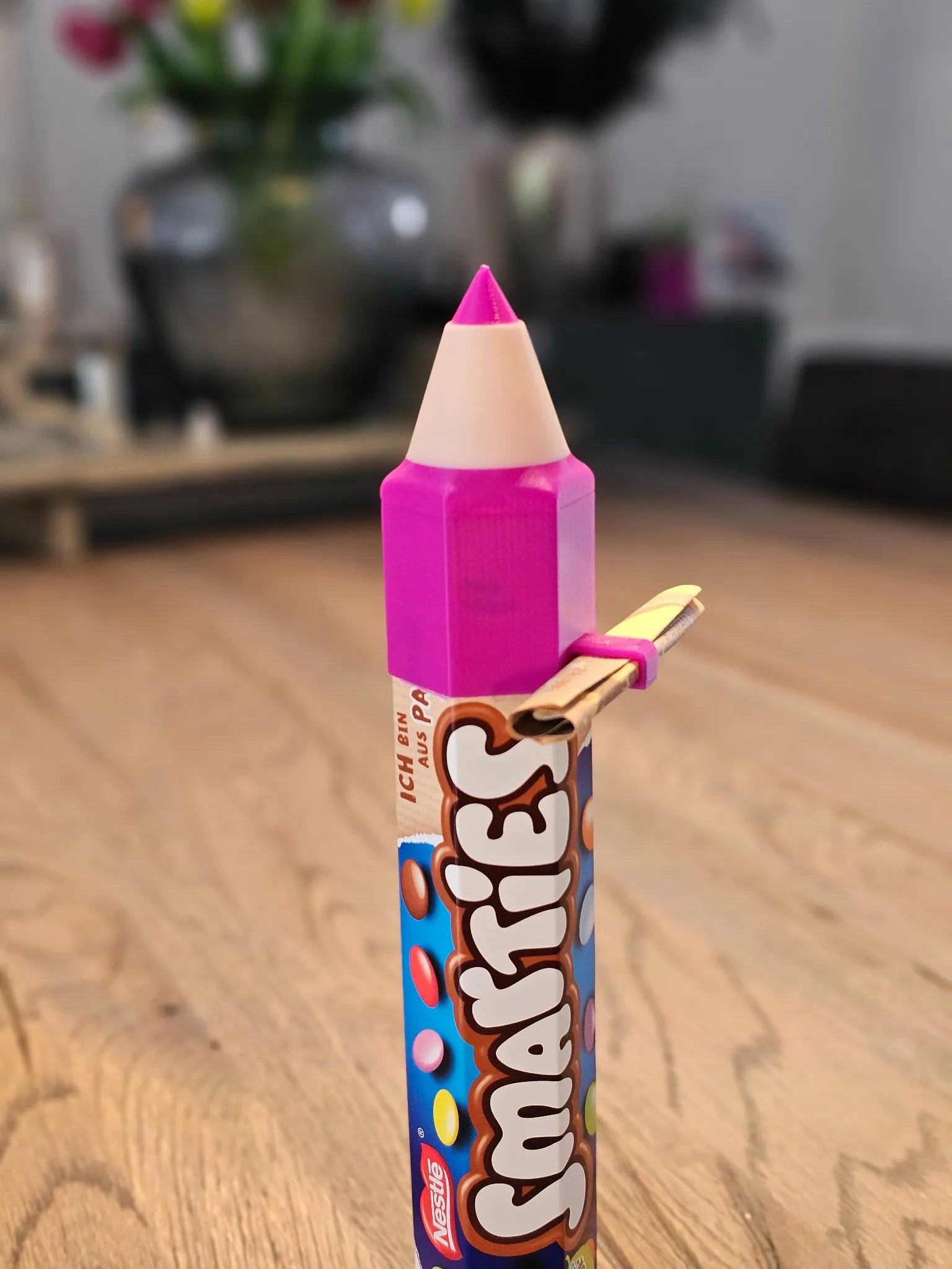 3D-gedruckter Raketen-Aufsatz in Fuchsia für Smarties-Rollen mit Geldscheinhalter - Geschenk zur Einschulung