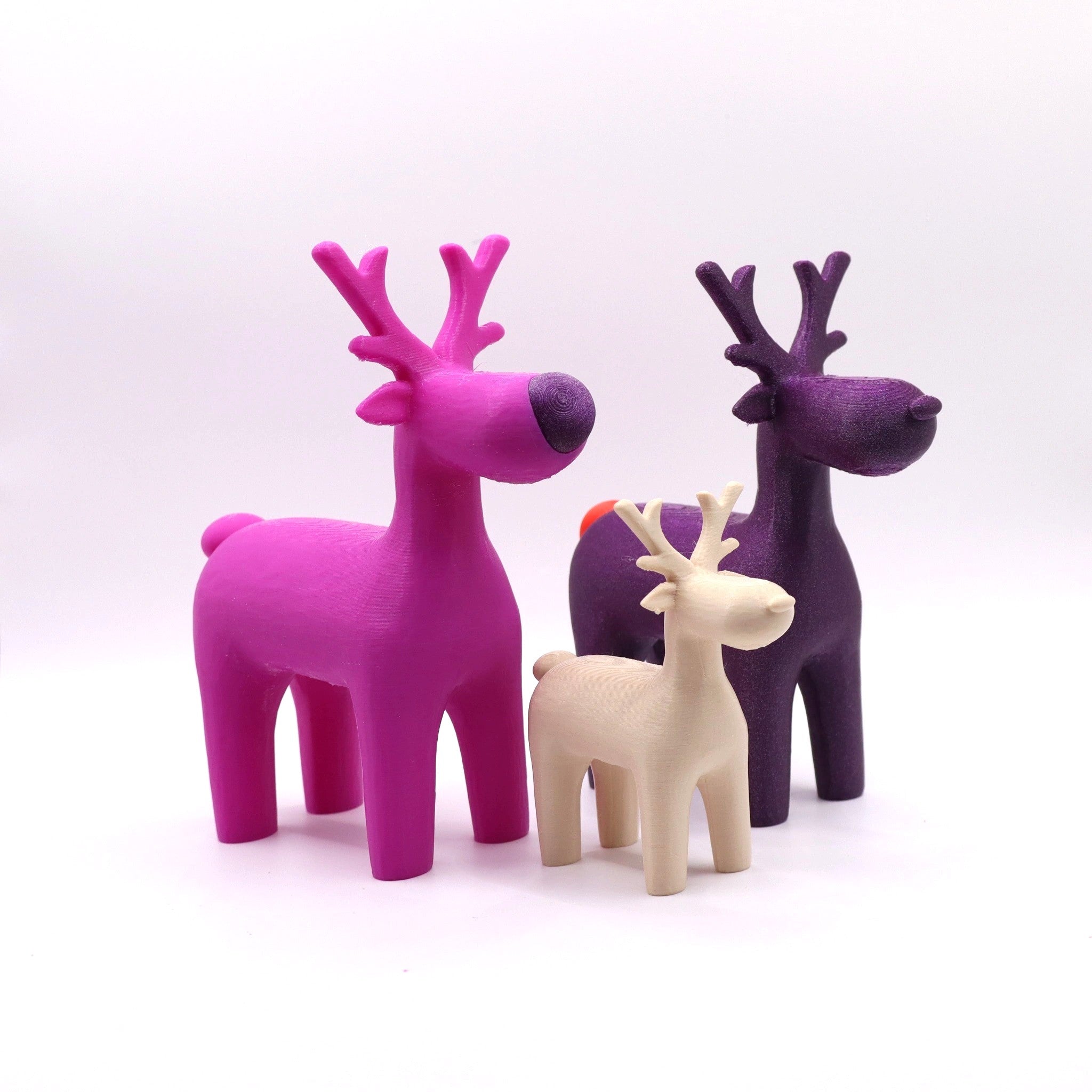 Farbkräftiges Rentier-Set in Fuchsia, Beige und Lila – verspielte Dekoidee für die Winterzeit von Mudivo