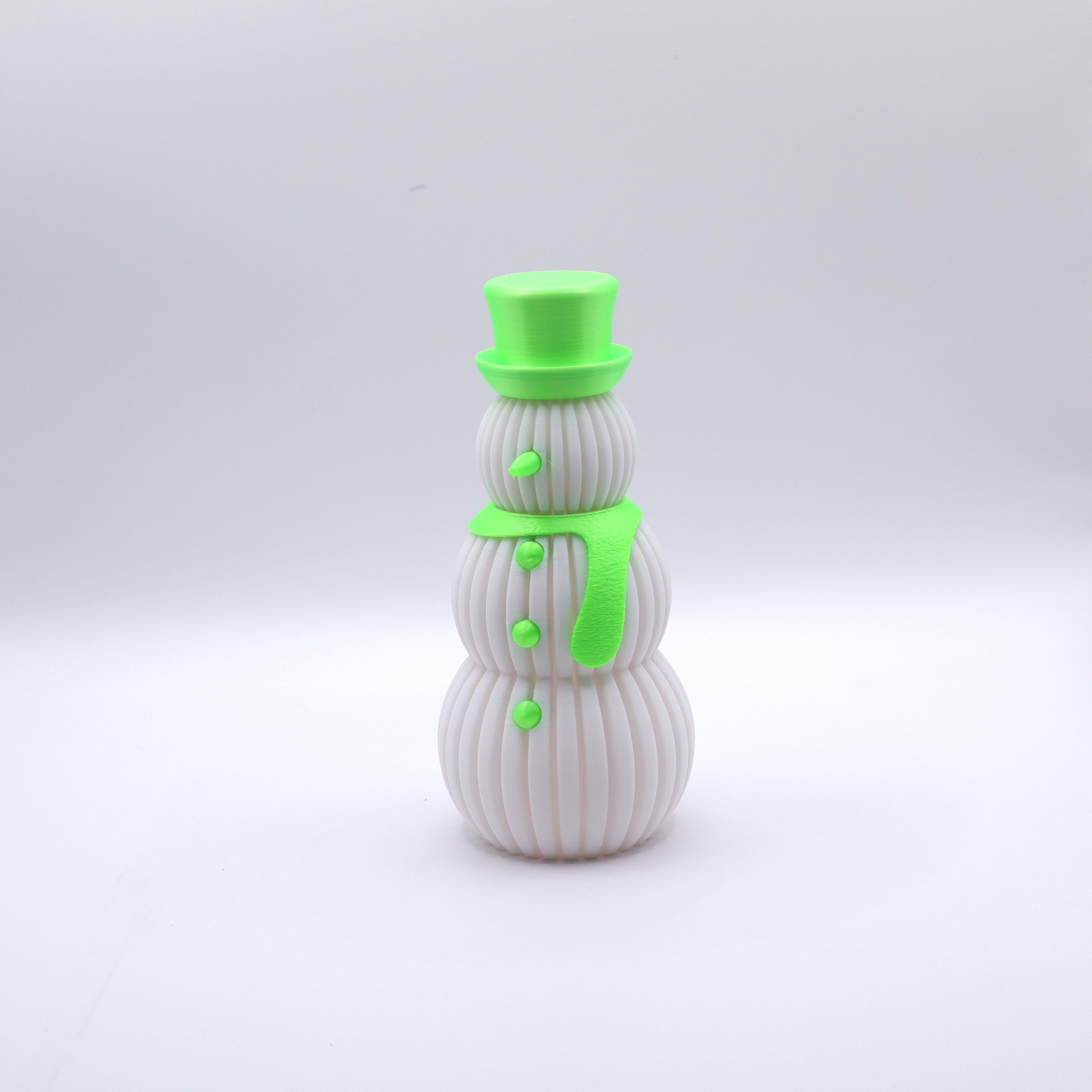 FrostyGlow in Neon Grün – moderner Schneemann mit leuchtenden Akzenten, bringt Farbe in den Winter