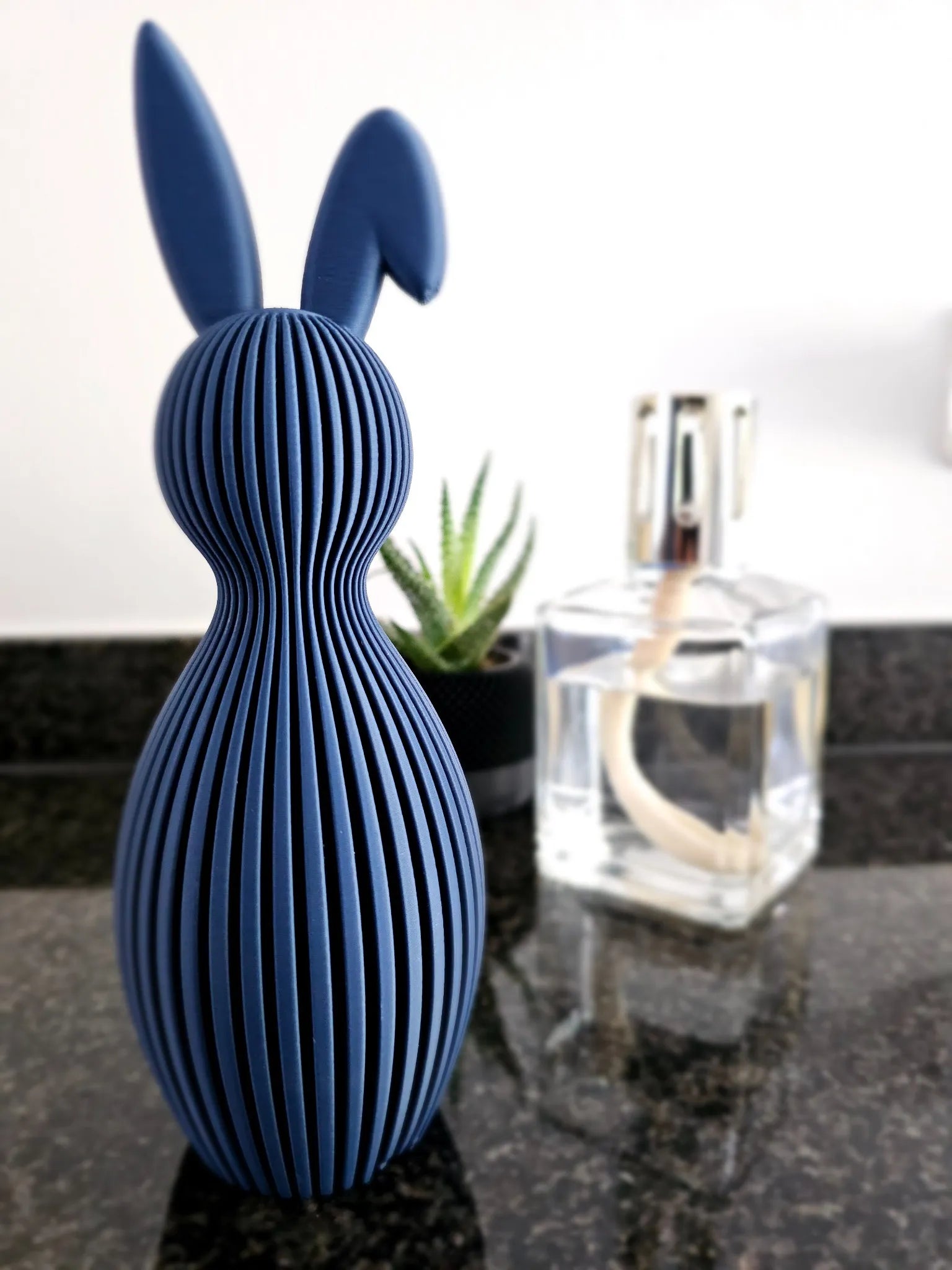 Loppi Lop Bunny – blauer Schlappohr-Hase im 3D-Druck, charmant & dekorativ.
