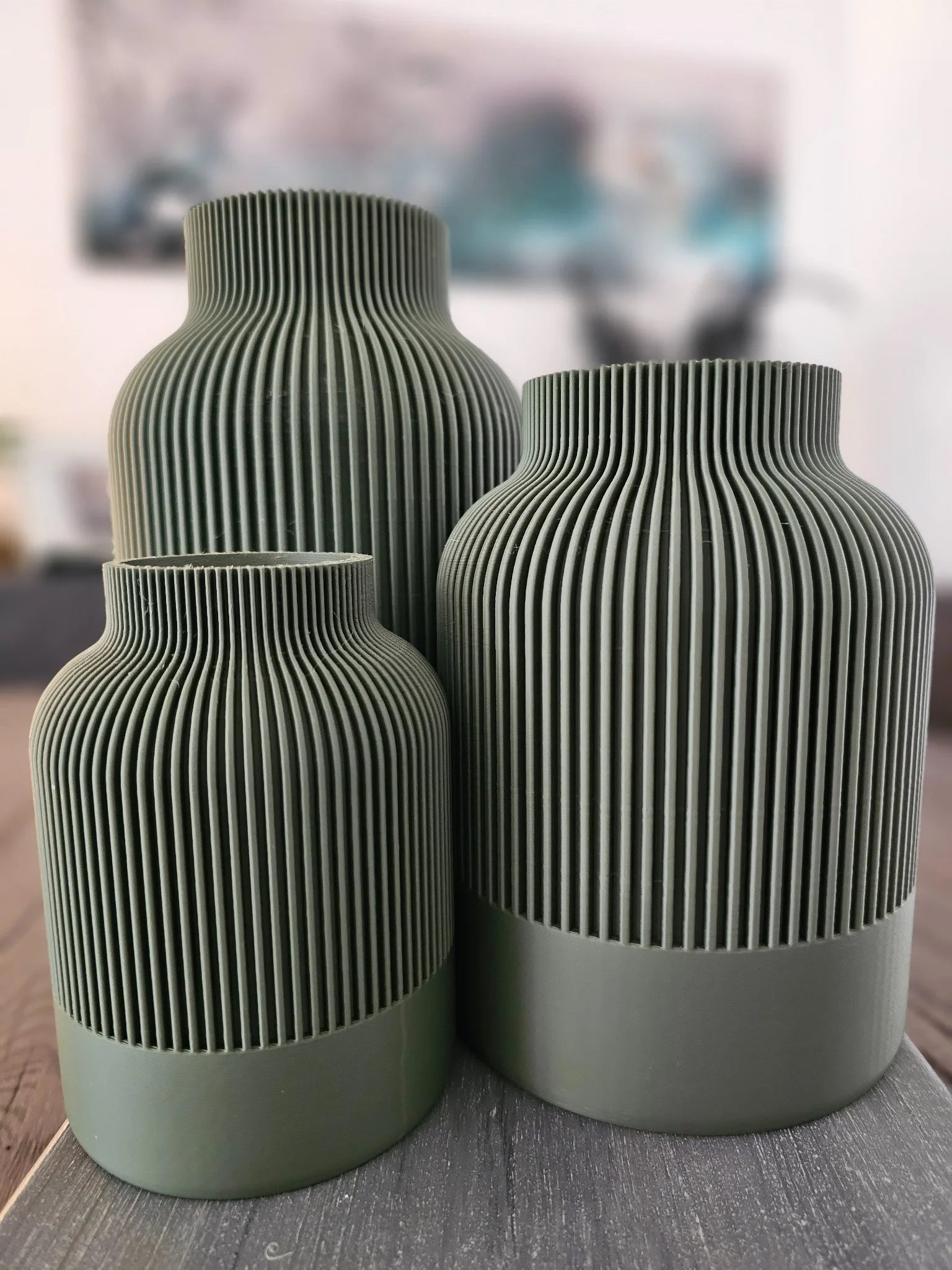 NORDUKI Vase Bundle in Olivgrün – stilvolles Japandi-Set in drei Größen mit natürlicher, ruhiger Farbwirkung und feiner Rillenstruktur.