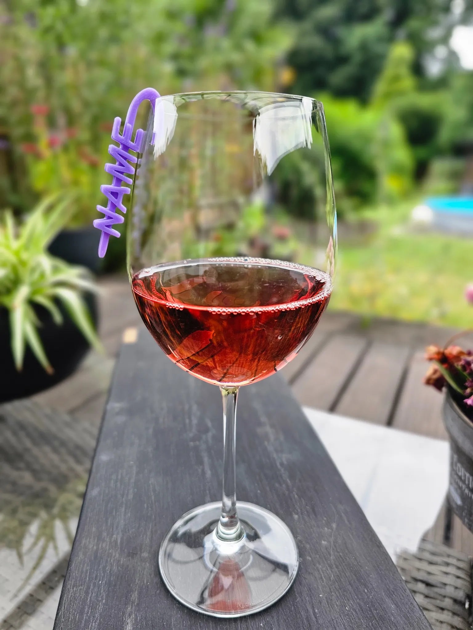 3D-gedruckter NameClip zum Personalisieren – perfekt als Namensschild für Hochzeiten, Geburtstage, Partys oder Firmen-Events. Individuell, farbenfroh und ein echter Hingucker