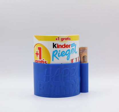ChocoBoom Birthday Edition in Blau mit Kinder Riegel und Geldschein als kreatives Geburtstagsgeschenk