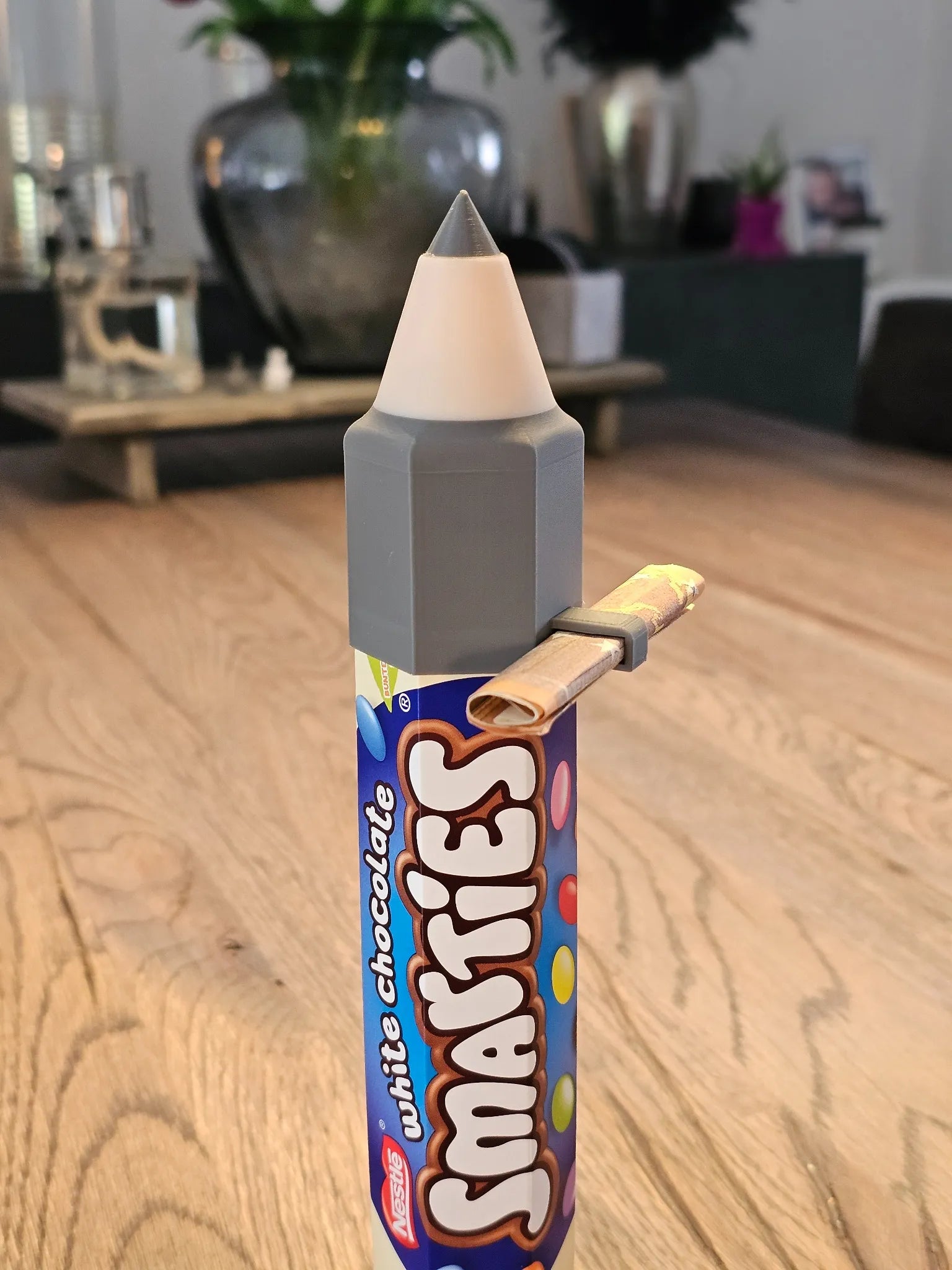 3D-gedruckter Raketen-Aufsatz in Grau für Smarties-Rollen mit Geldscheinhalter - Geschenk zur Einschulung