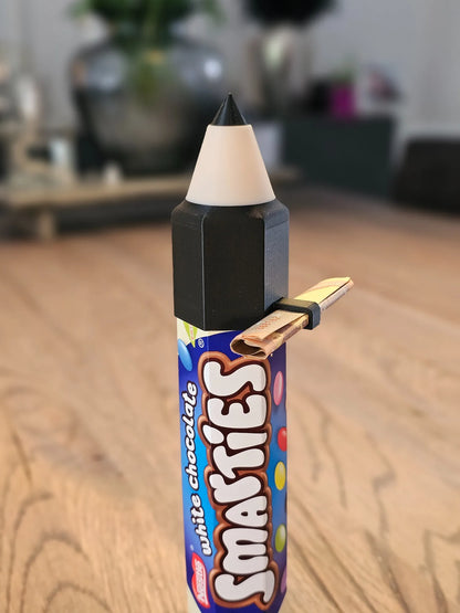 3D-gedruckter Raketen-Aufsatz in Schwarz für Smarties-Rollen mit Geldscheinhalter - Geschenk zur Einschulung