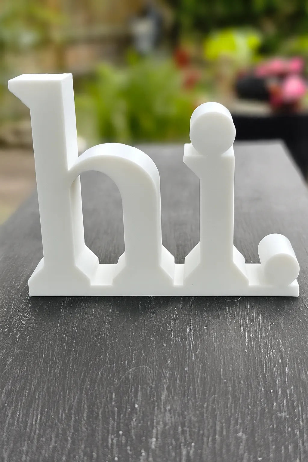 👋 hi. – dein freundlicher 3D-Begrüßer zum Hinstellen