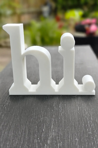 👋 hi. – dein freundlicher 3D-Begrüßer zum Hinstellen