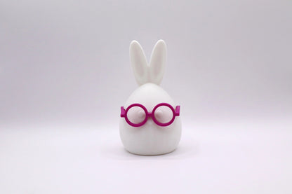 Heini Bunny-Ei Figur mit pinker Brille als humorvolle Osterdekoration aus dem 3D-Druck von MUDIVO