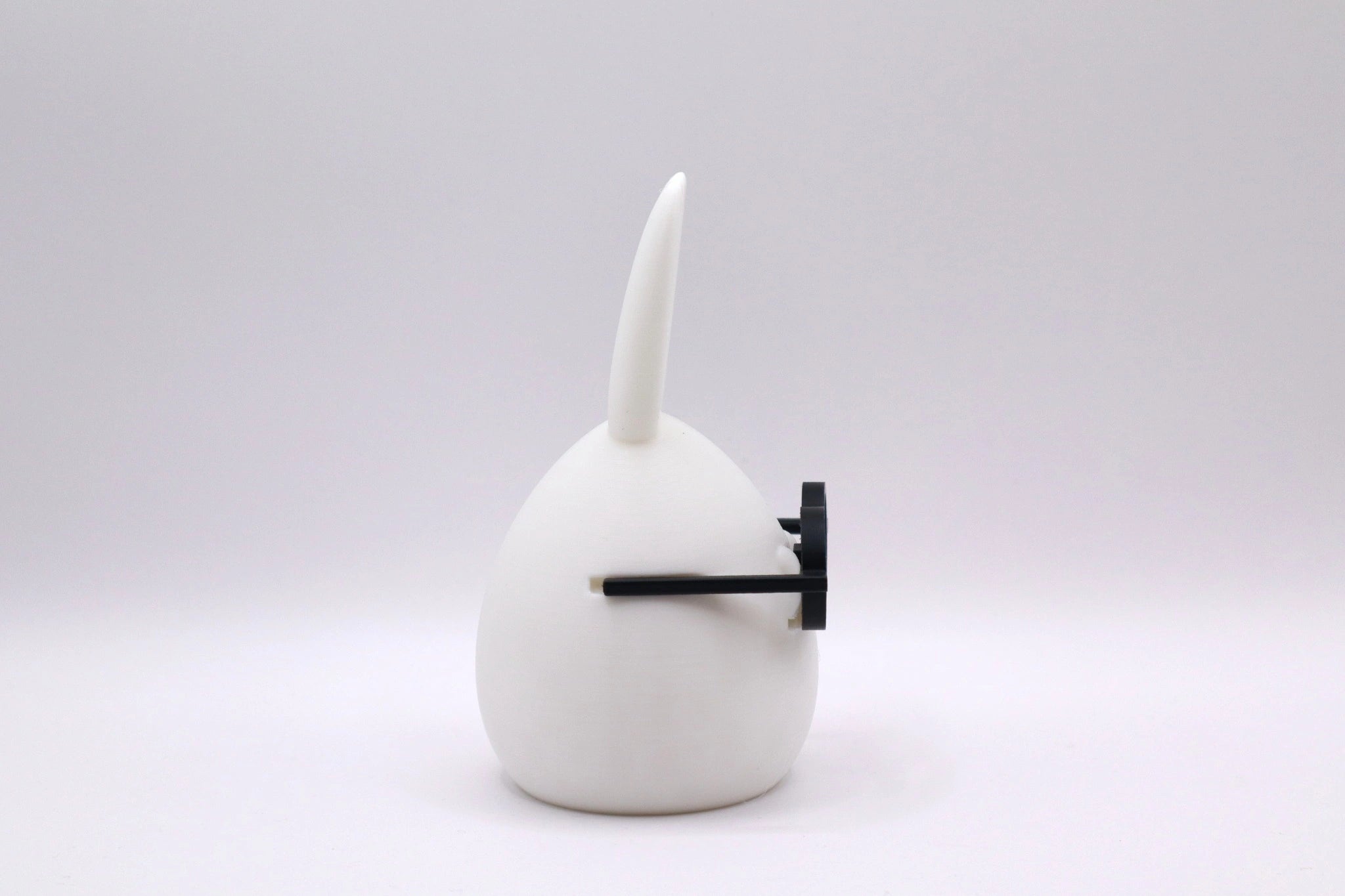 Heini Bunny-Ei Figur mit Brille in Seitenansicht als moderne 3D-Druck Osterdeko von MUDIVO