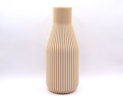 MUDIVO Vase im sanften Beige-Verlauf – modernes Rillendesign, elegante Linien und hochwertiger 3D-Druck. Ein ruhiges, stilvolles Deko-Highlight für jedes Zuhause
