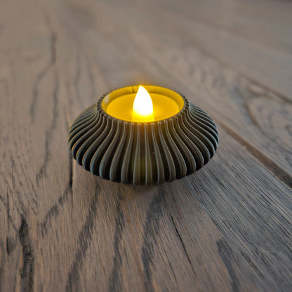 LUMORA Teelichthalter in Schwarz mit LED-Teelicht – stimmungsvolle Lichtdekoration mit warmem Glow im modernen MUDIVO-Design