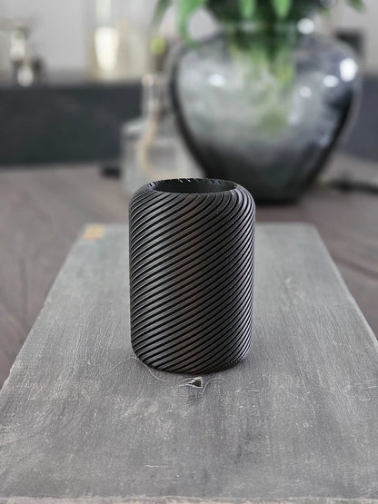 Luxéo – schwarzer 3D-Teelichthalter ohne LED, edles Wohnaccessoire mit Designschwung.