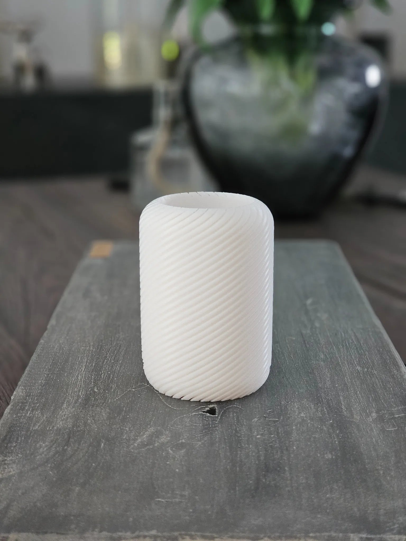 Luxéo – eleganter 3D-Teelichthalter in Weiß, ohne LED, stilvolle Dekofigur.