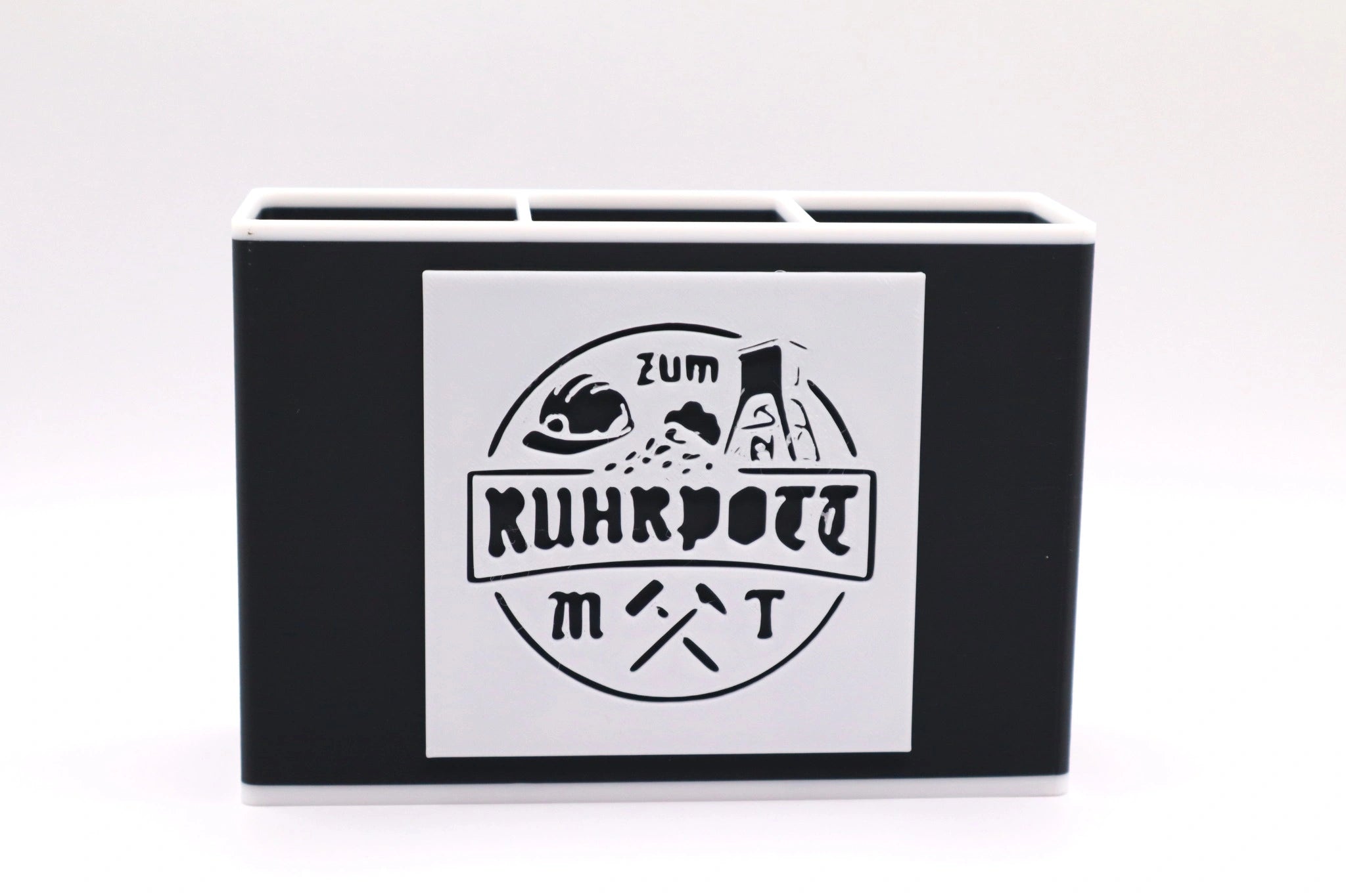 MUDIVO Business Beispiel: individuell gefertigter 3D-Aufsteller für das Ruhrpott MOT – präziser 3D-Druck für professionelle Markenpräsentation.