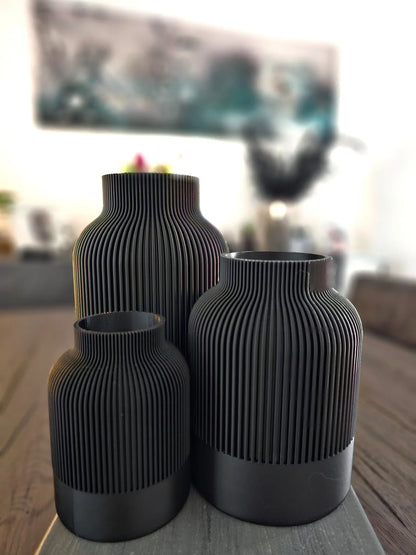 NORDUKI Vase Bundle in Schwarz – modernes Japandi-Bundle aus S, M und L mit elegantem dunklen Finish und klarer Linienführung.
