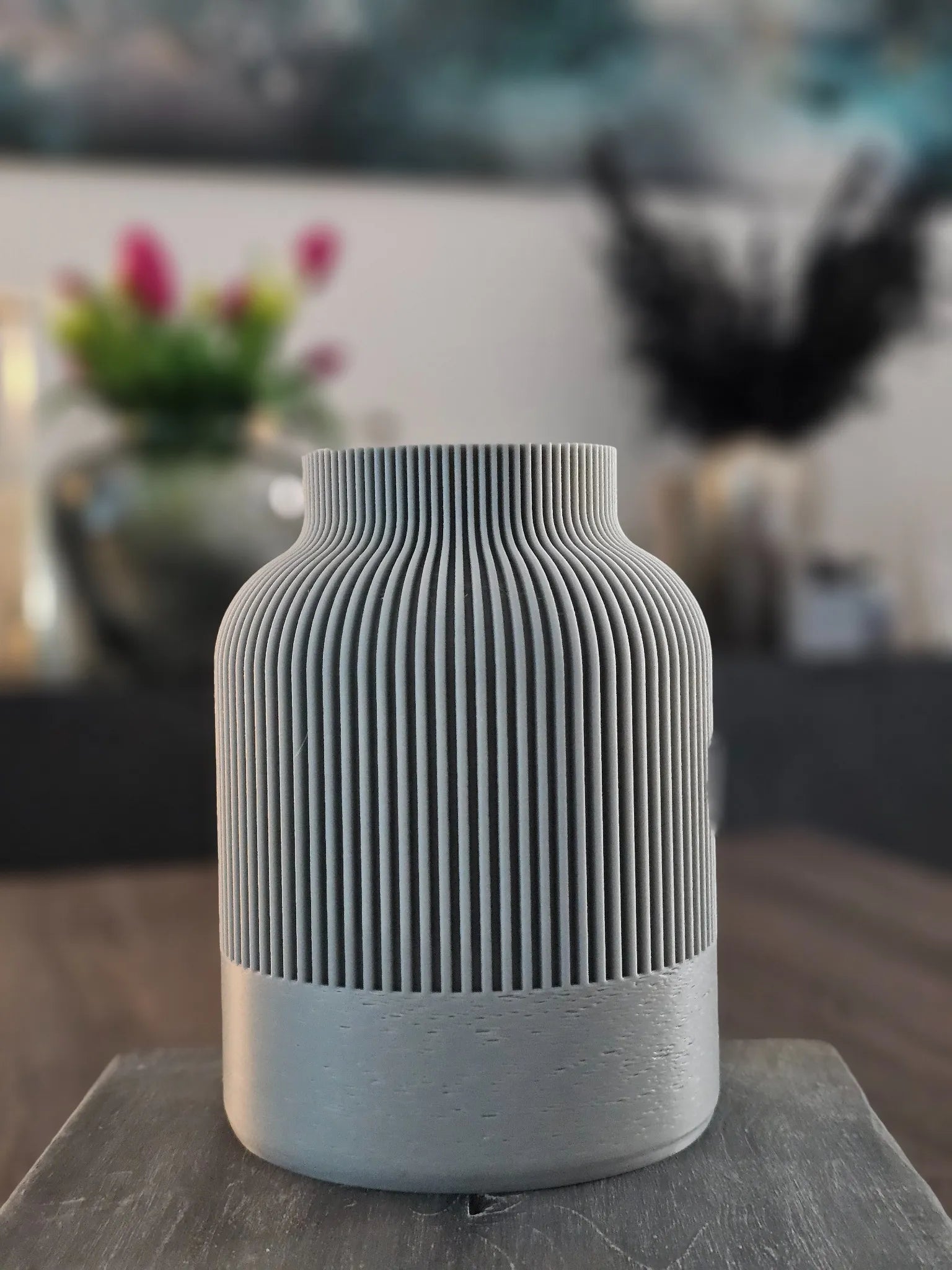 NORDUKI Vase in Grau Größe M – zeitlose Japandi-Vase mit weicher Form und reduzierter Eleganz, handgefertigt von MUDIVO.