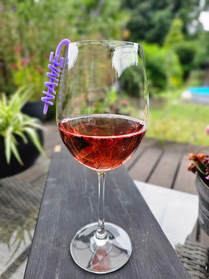 3D-gedruckter NameClip zum Personalisieren – perfekt als Namensschild für Hochzeiten, Geburtstage, Partys oder Firmen-Events. Individuell, farbenfroh und ein echter Hingucker