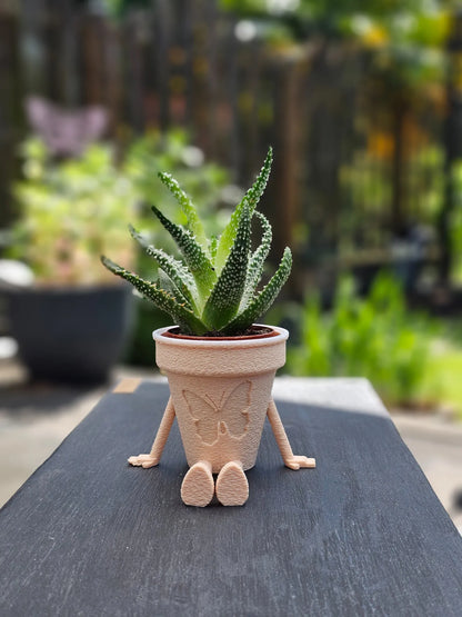 Papilio Pot in beige – dekorativer Pflanztopf mit zartem Schmetterlings-Design, 3D-gedruckt aus PLA, ideal für Innenräume & stilvolle Pflanzenpräsentation.