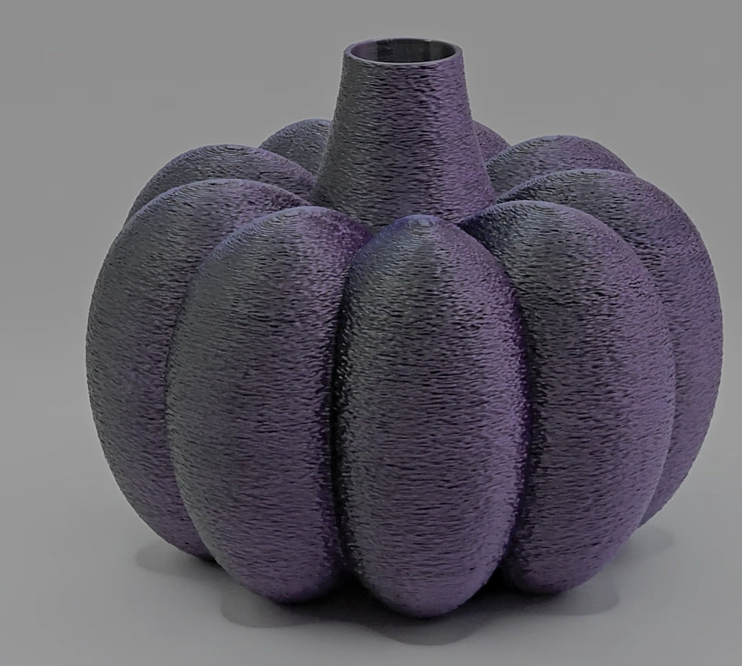 3D-gedruckte Kürbis-Vase im Tricolor-Farbverlauf Lila, Blau und Schwarz, drehendes Produktvideo