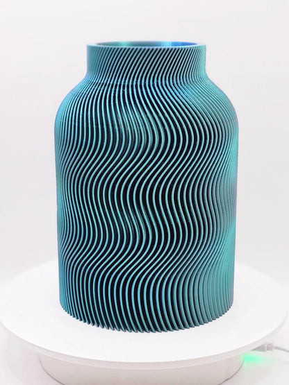 WaveGlow Vase – tricolor 3D-Vase mit organischer Form, wasserfest & sonnig-modern.